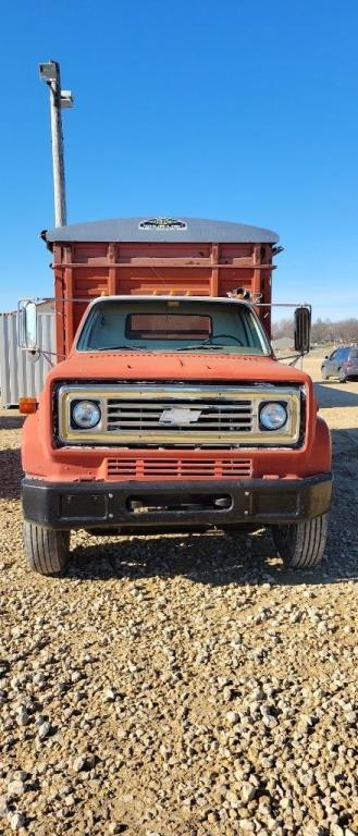 1977 CHEVY C65 GRAIN TRUCK