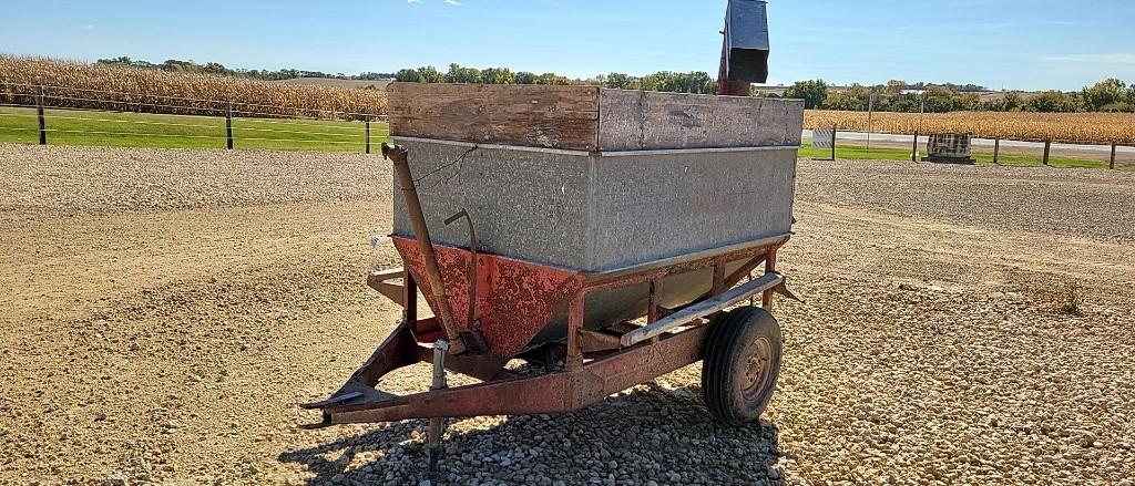 HEIDER 100 BU. AUGER WAGON