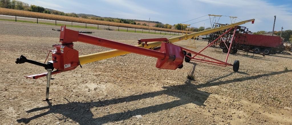 WESTFIELD 8 X 71 AUGER W/ SWING HOPPER