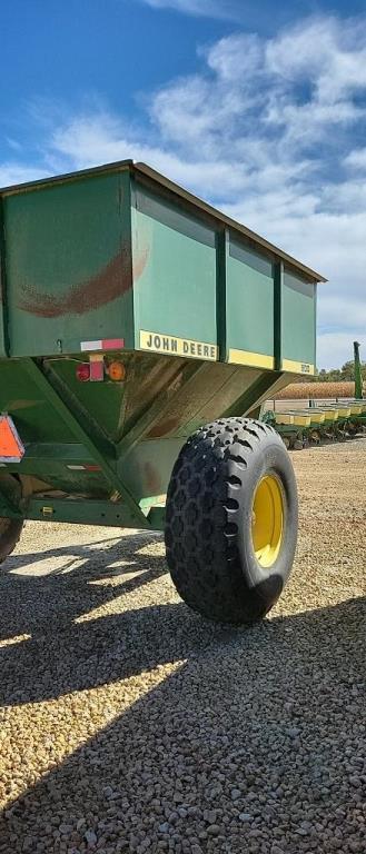 JOHN DEERE 500 GRAIN CART- SMALL 1000 RPM