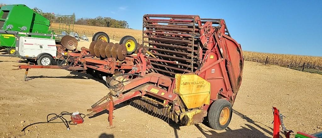 NEW HOLLAND 850 ROUND BALER- TWINE WRAP-NO PTO