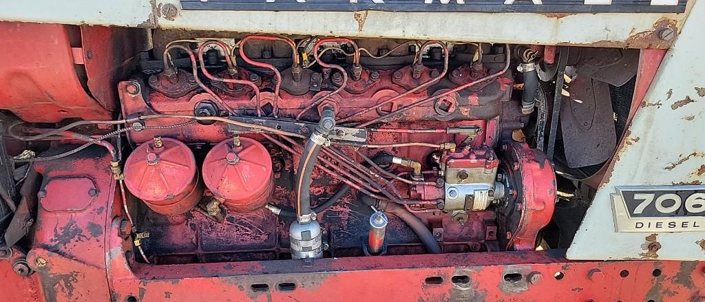 FARMALL 706 TRACTOR- DIESEL, FACTORY WIDE FRONT