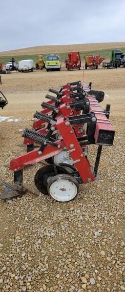 SUKUP 4 ROW CULTIVATOR