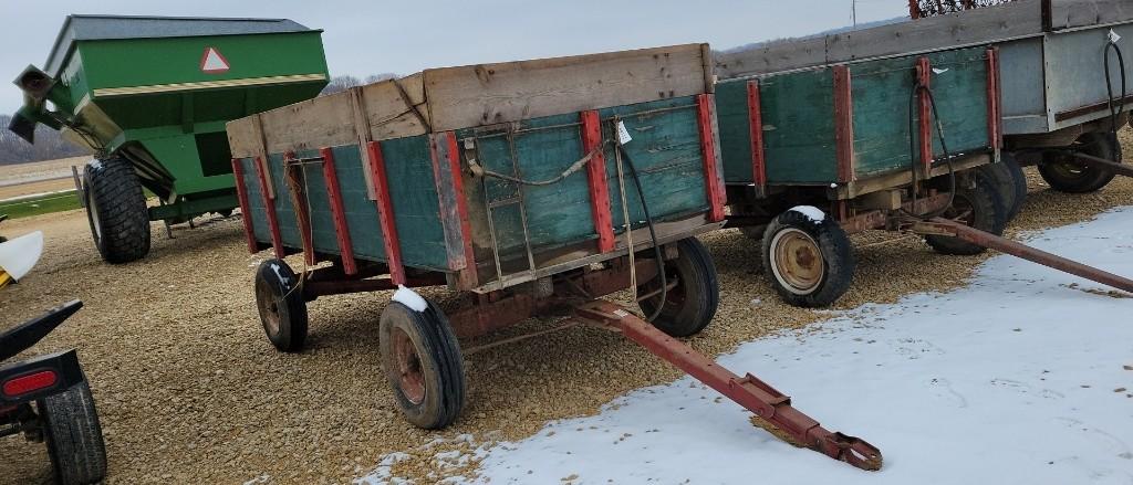 WOODEN BARGE BOX ON GEAR