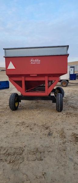 FICKLIN 435 GRAVITY WAGON ON GEAR