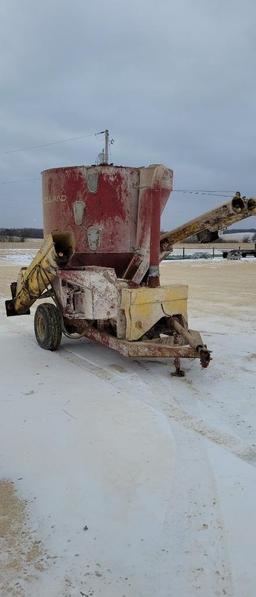 NEW HOLLAND 357 GRINDER MIXER