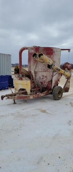 NEW HOLLAND 357 GRINDER MIXER