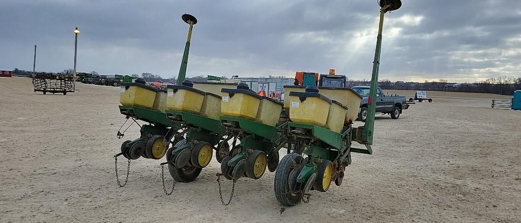 JOHN DEERE 7000 PLANTER