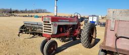 FARMALL 560 TRACTOR, GAS, NF, FAST HITCH