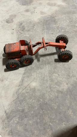 TOY FORD TRUCK, TOY TONKA END LOADER