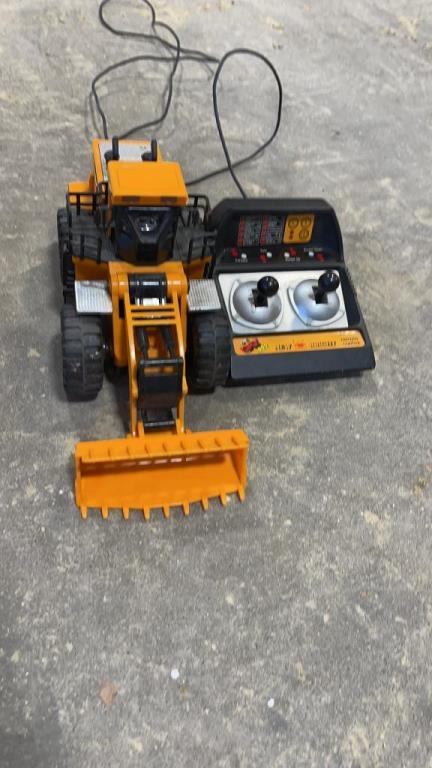 CATERPILLAR BATTERY REMOTE TOYS