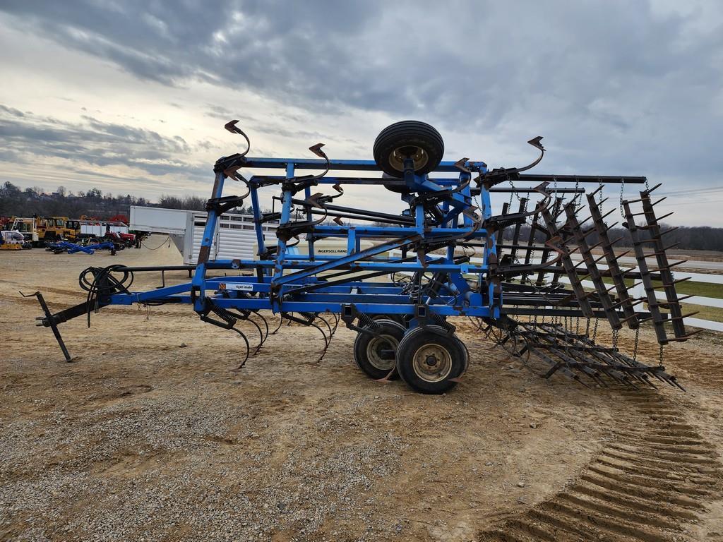 DMI Tigermate 21' Field Cultivator