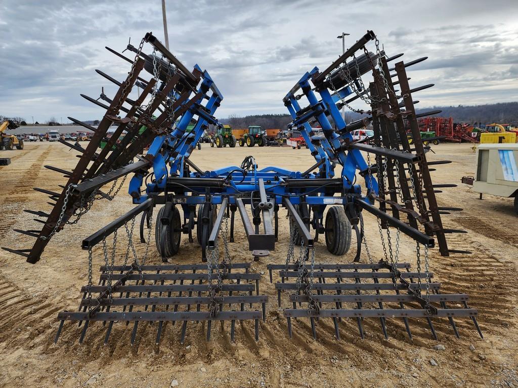 DMI Tigermate 21' Field Cultivator