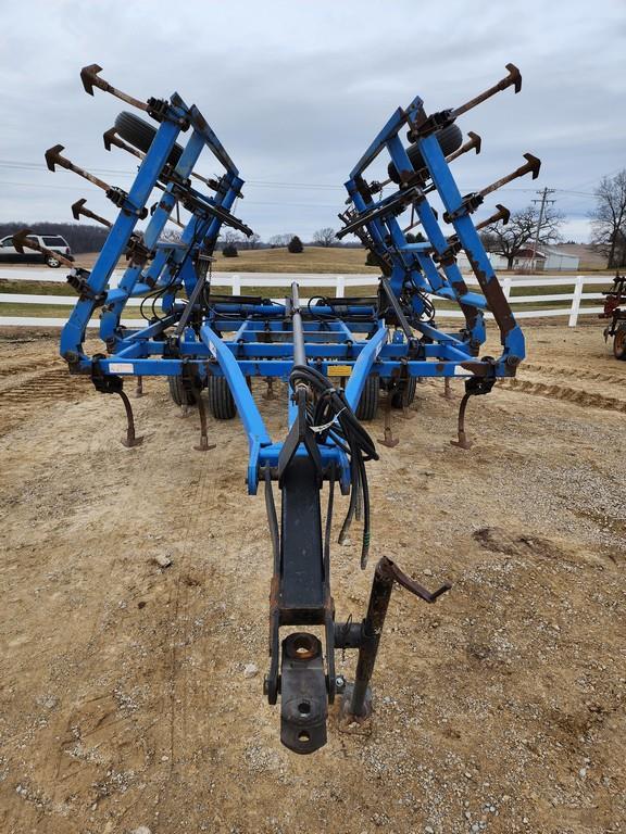 DMI Tigermate 21' Field Cultivator