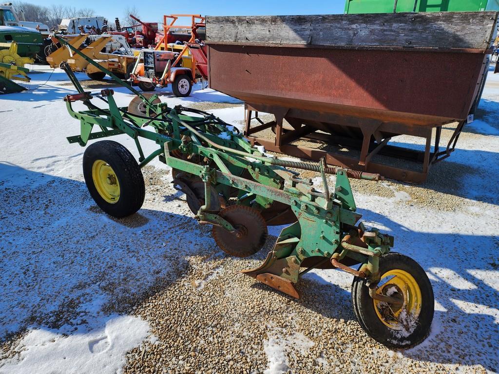 John Deere 4B Plow