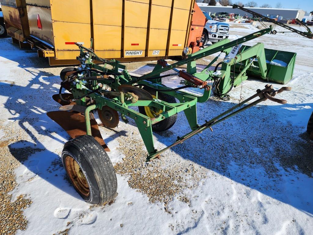 John Deere 4B Plow