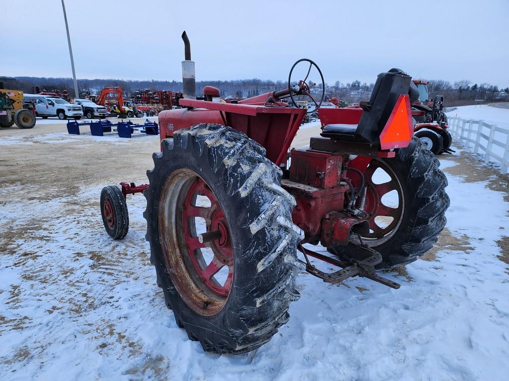 Farmall 400 Tractor