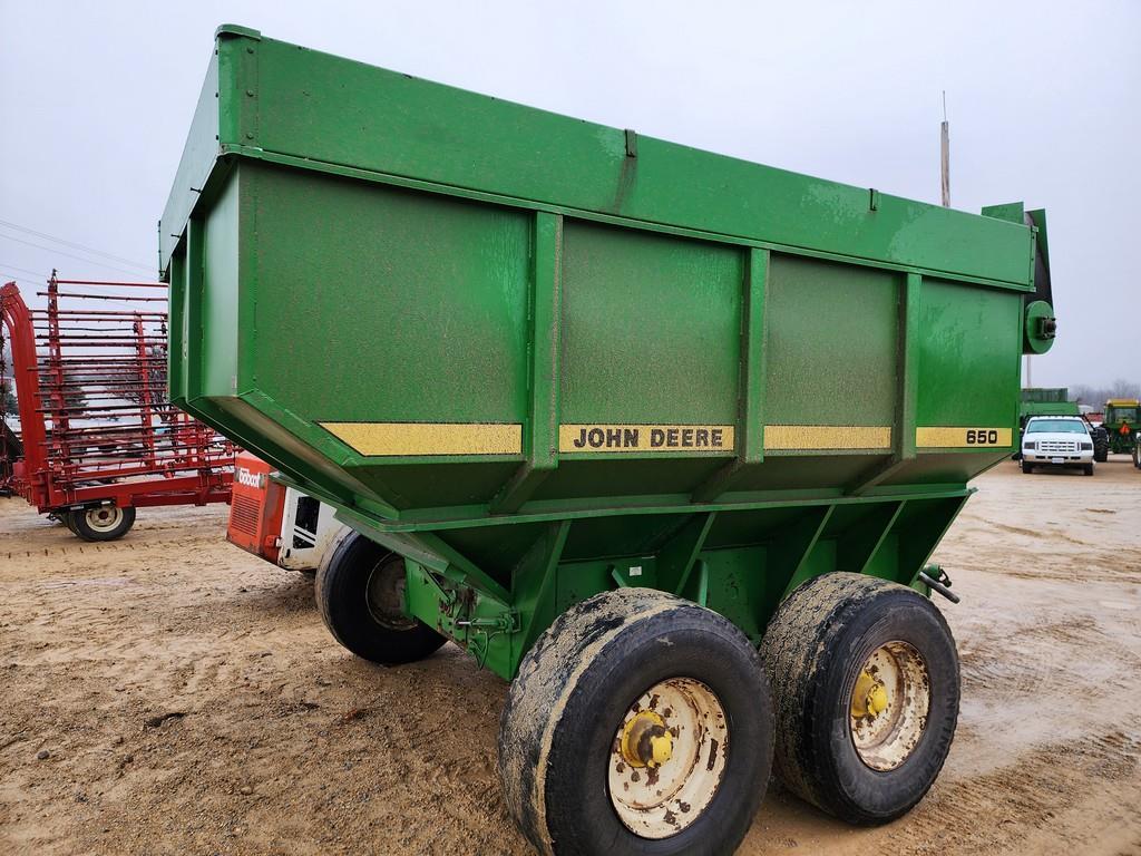 John Deere 650 Grain Cart