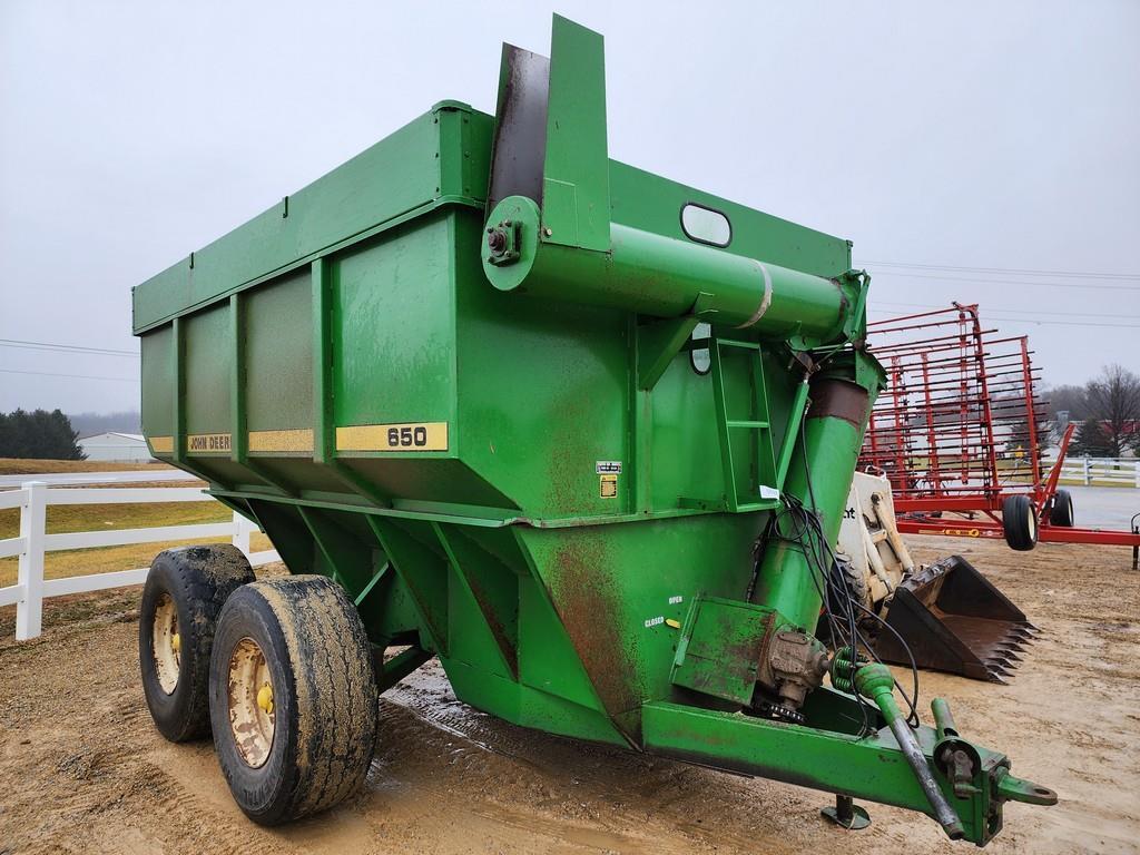 John Deere 650 Grain Cart