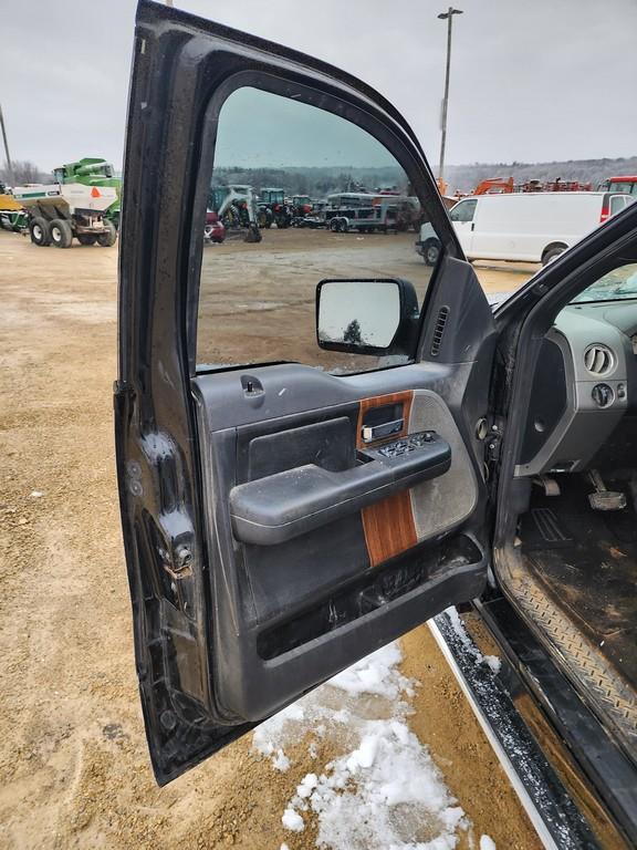 2004 Ford F150 Lariat Pick Up Truck