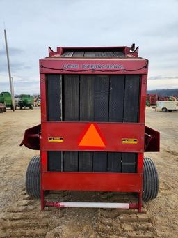 International 8450 Round Baler