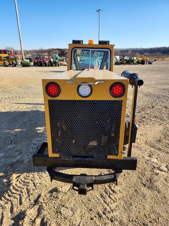 Trackless MT Articulating Snow Machine