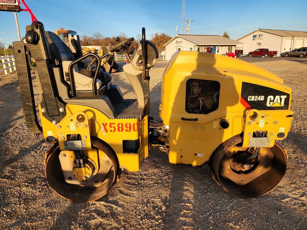 2016 Cat CB24B Double Drum Vibratory Roller