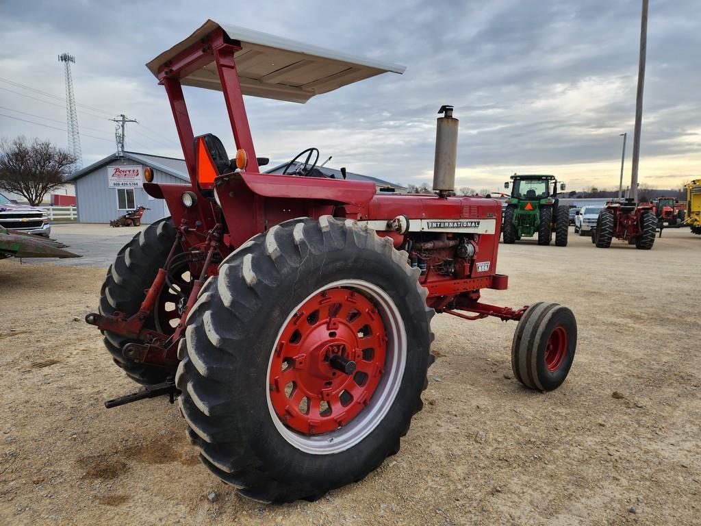 International 856 Tractor