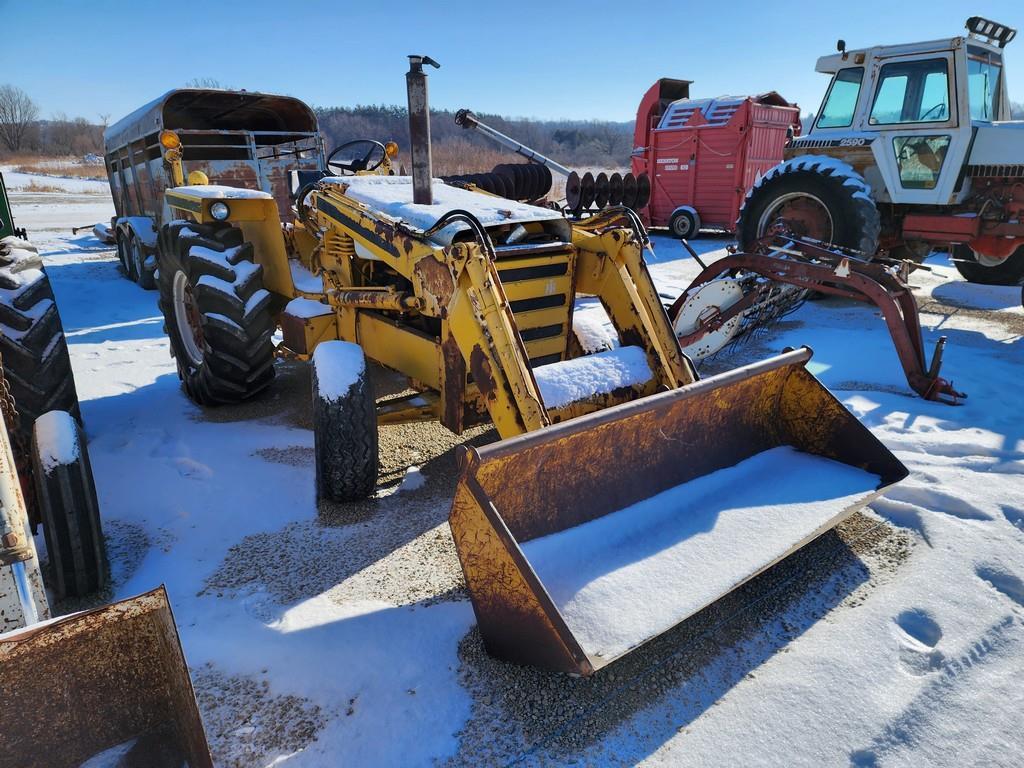 International 300 Industrual Loader Tractor