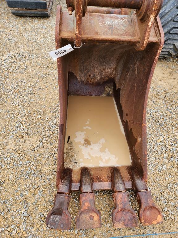 24" Excavator Bucket