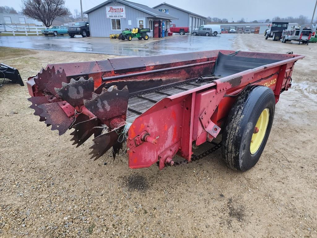 New Holland 519 Manure Spreader