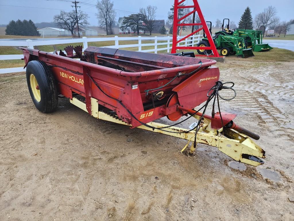 New Holland 519 Manure Spreader