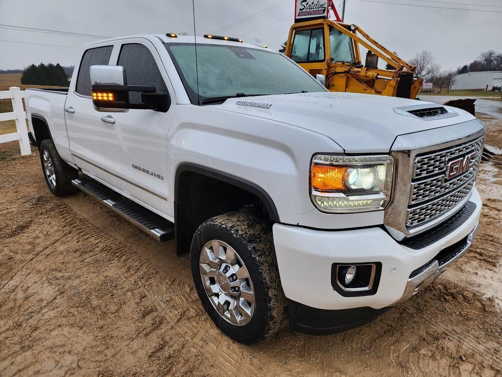 2019 GMC Denali HD Pick Up Truck