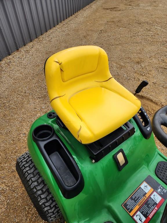 John Deere L110 Lawn Mower