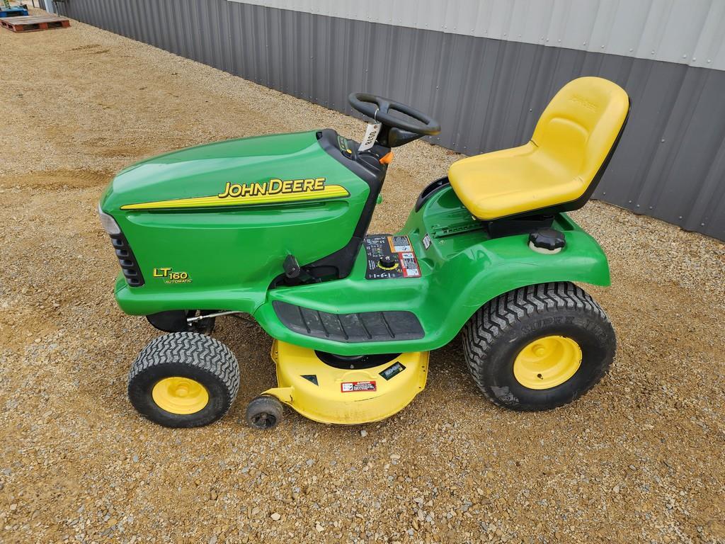 John Deere LT160 Lawn Mower