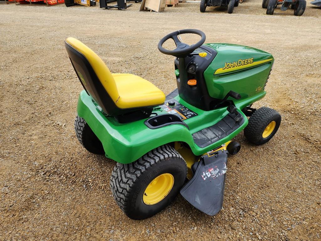 John Deere LT160 Lawn Mower