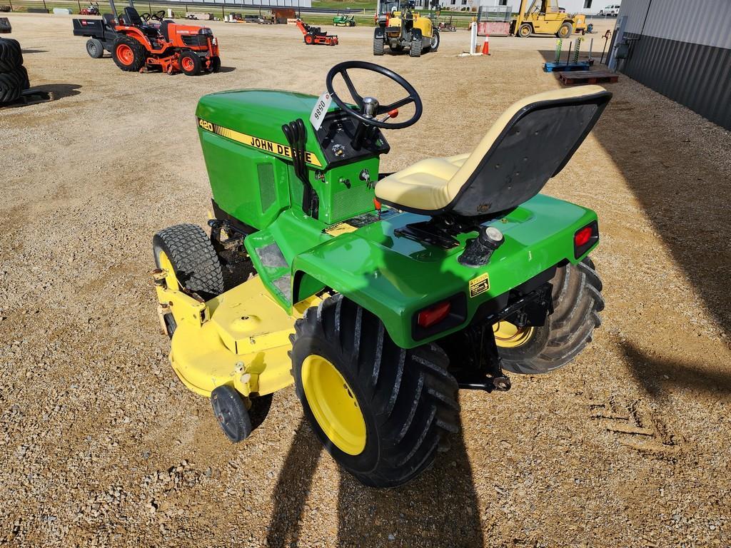 JOhn Deere 420 Lawn Mower