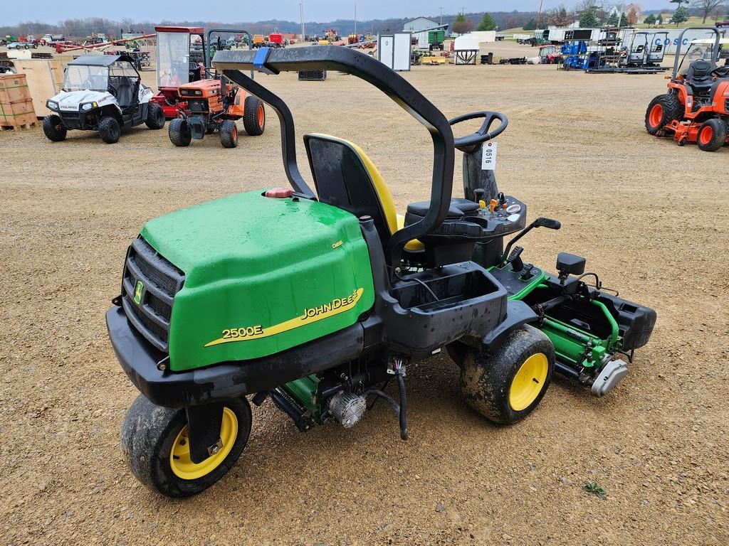 John Deere 2500E Greens Mower