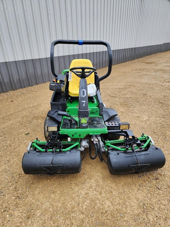 John Deere 2500E Greens Mower