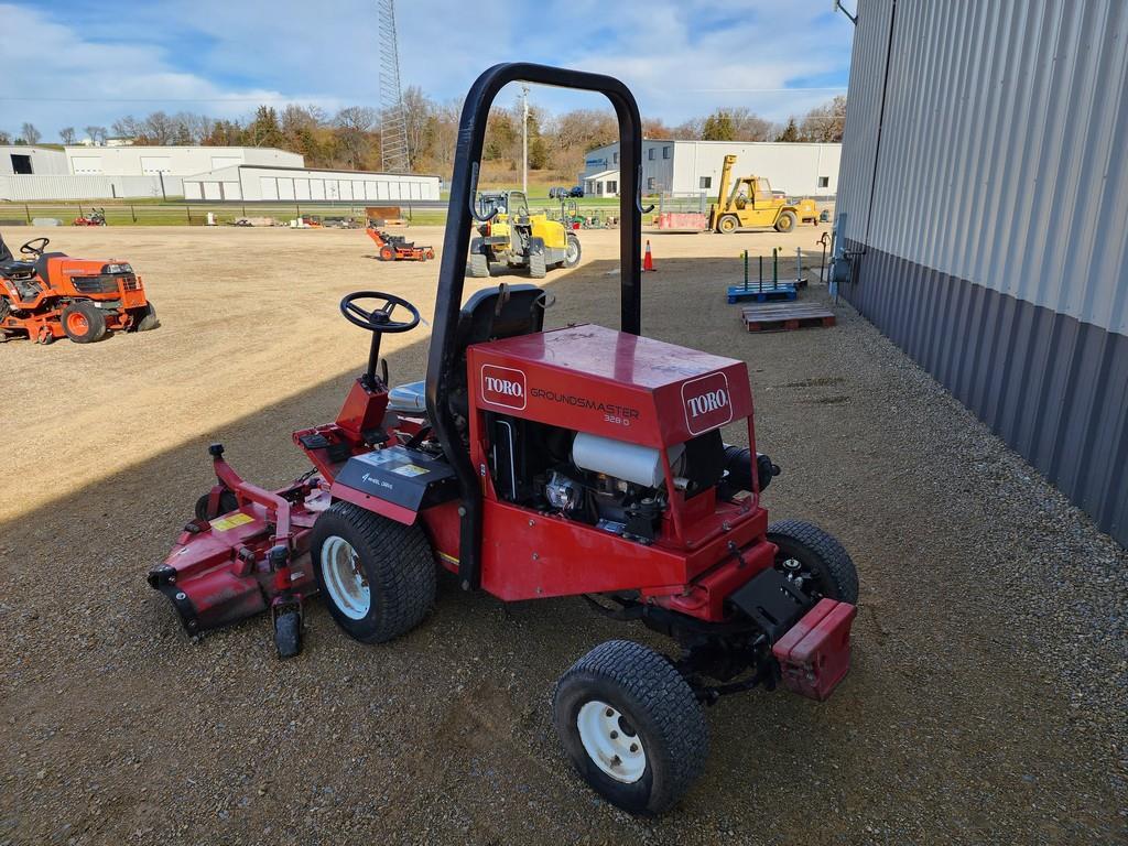 Toro 328D Groundsmaster Front Mount Mower