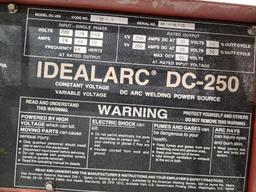 Lincoln Ideal Arc DC250 Welder w/ LN-7 Wire Feeder