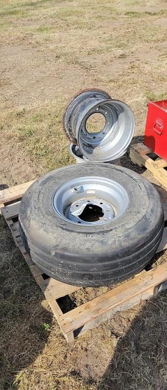 12.5L-15 IMPLEMENT TIRE & RIM AND 2 RIMS ONLY