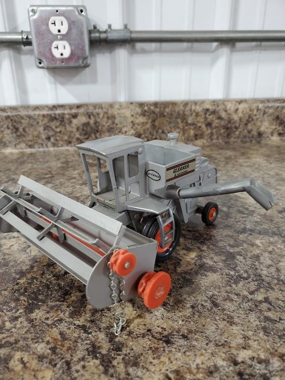 Gleaner Toy Combine