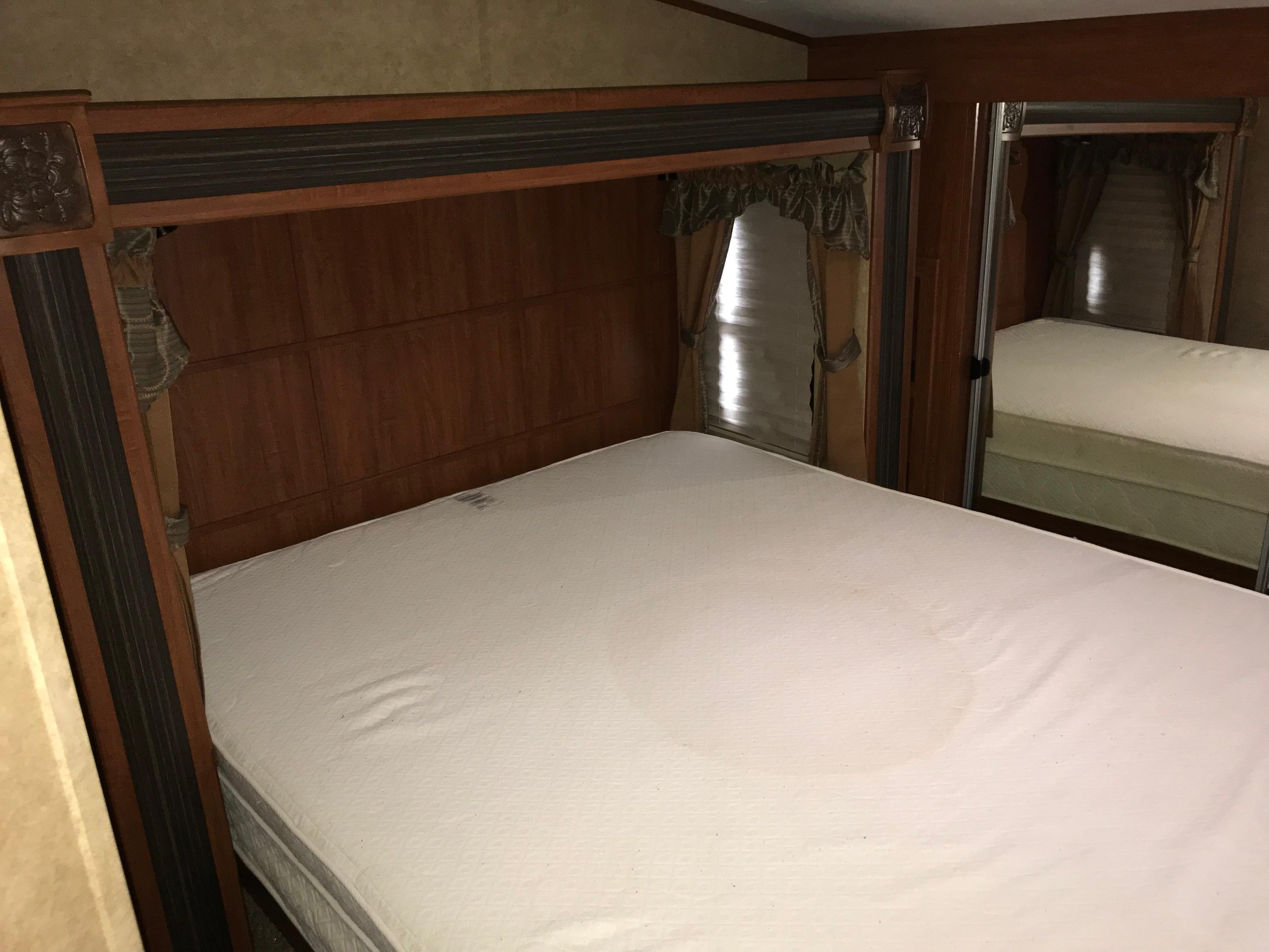 2012 Sundance 3300 CK 5th Wheel