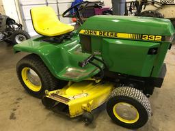 John Deere 332