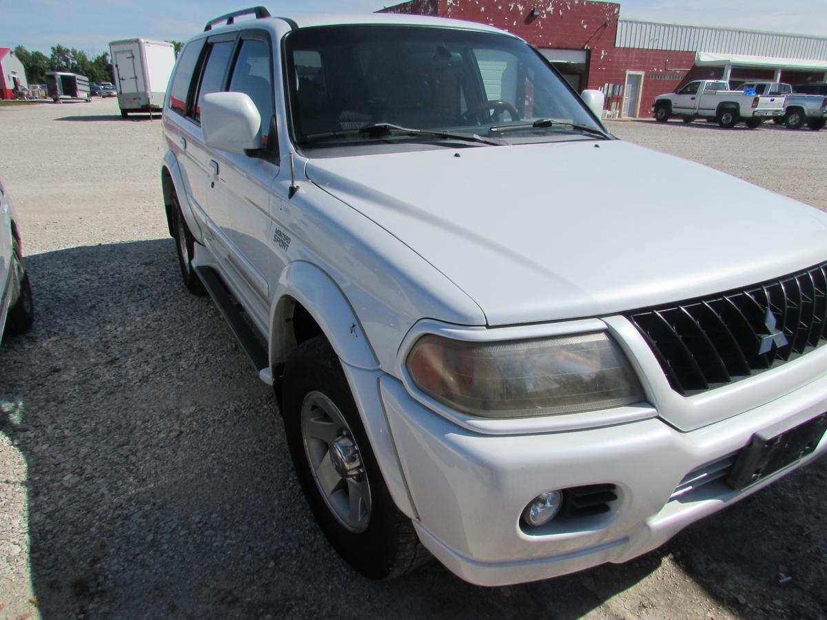 2002 Mitsubishi Montero Sport Miles: 237,895