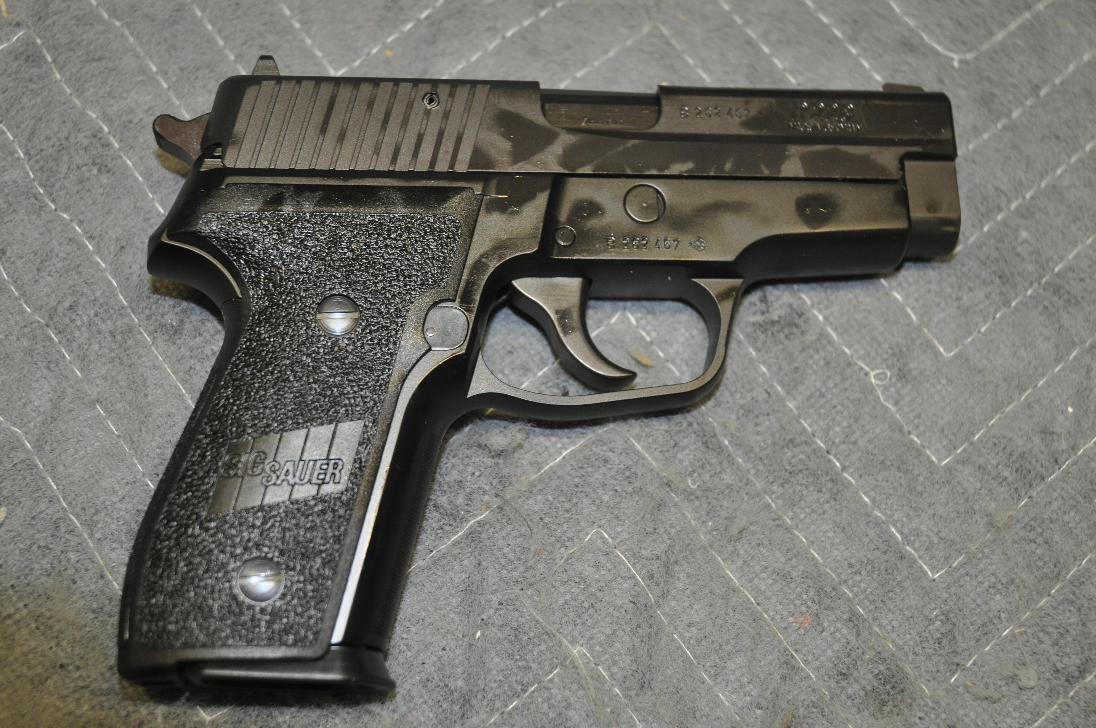 SIG P228