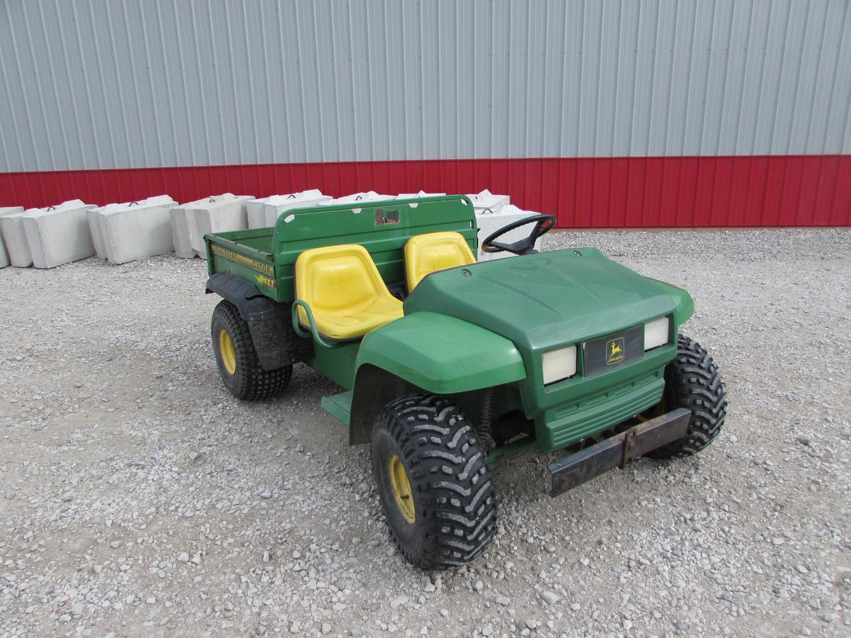 John Deere Gator 4x2