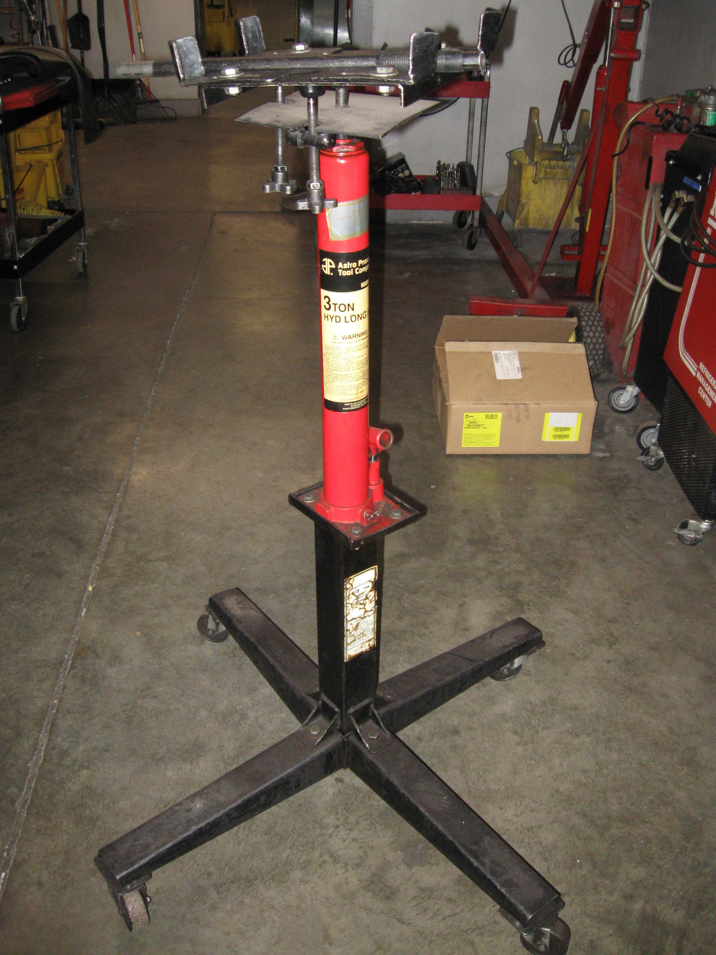 Model PTJ-2000 Pedestal Transmission Jack W/ Astro Pneumatic 3 Ton Hydro jack