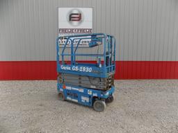 2013 Genie GS-1930 Scissor Lift Hour Meter Reads: 325